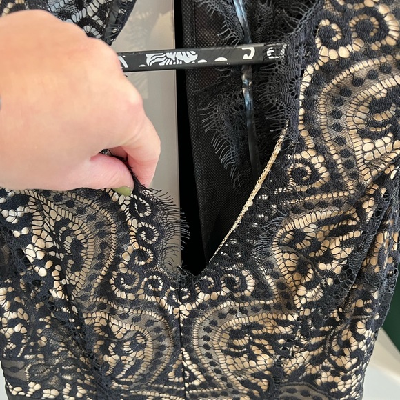 Black lace dress - Picture 5 of 5